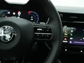 Alfa Romeo Junior 1.2 Turbo 136 PK Ibrida Speciale | Techno | Direct Leverbaar thumbnail 37