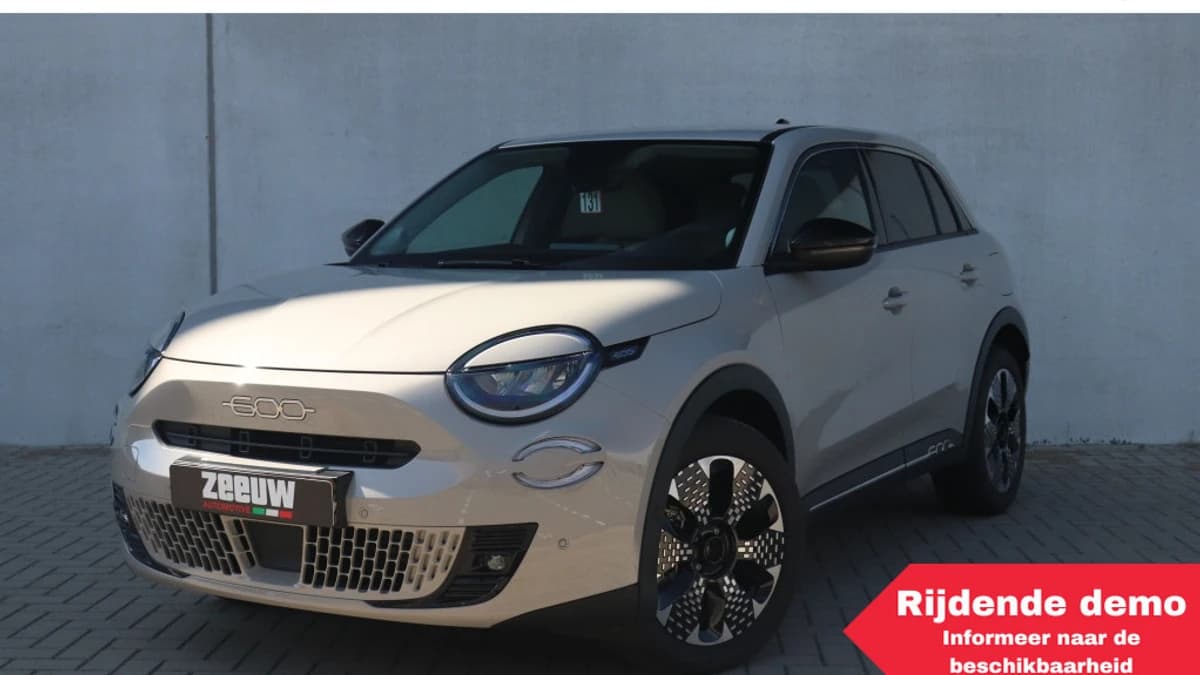 Fiat 600e La Prima 54 kWh | Navi | Camera | Carplay | 18" — foto 1