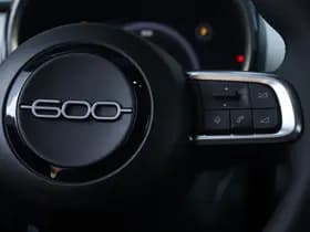 Fiat 600e La Prima 54 kWh | Navi | Camera | Carplay | 18" thumbnail 13