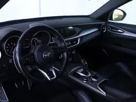 Alfa Romeo Stelvio thumbnail 4