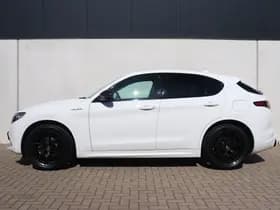 Alfa Romeo Stelvio thumbnail 7