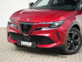 Alfa Romeo Junior Elettrica Speciale 54 kWh | Pano | Techno | 18" thumbnail 3