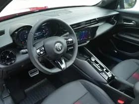 Alfa Romeo Junior Elettrica Speciale 54 kWh | Pano | Techno | 18" thumbnail 27