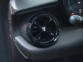 Alfa Romeo Junior Elettrica Speciale 54 kWh | Pano | Techno | 18" thumbnail 32