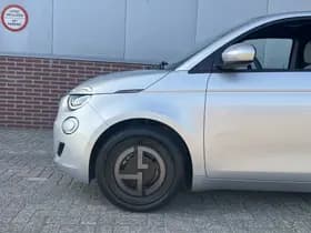 Fiat 500e Giorgio Armani Edition 42 kWh | LED | JBL | Limited Edition thumbnail 19