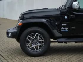 Jeep Wrangler Unlimited 4xe 380 PK Sahara | Leder | Soft Top | Overland | Camera | 18" thumbnail 6