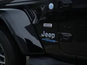 Jeep Wrangler Unlimited 4xe 380 PK Sahara | Leder | Soft Top | Overland | Camera | 18" thumbnail 9