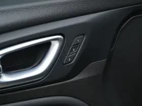 Jeep Compass 4xe 240 PK Hybride Summit | Pano | Premium | LED | Winter | 19" thumbnail 15