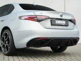 Alfa Romeo Giulia 2.0 Turbo 280 PK Competizione Q4 AWD | Harman | Veloce | 19" thumbnail 18