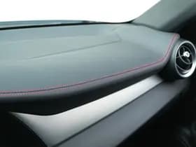 Alfa Romeo Giulia 2.0 Turbo 280 PK Competizione Q4 AWD | Harman | Veloce | 19" thumbnail 38