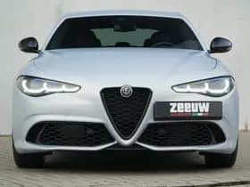 Alfa Romeo Giulia 2.0 Turbo 280 PK Competizione Q4 AWD | Harman | Veloce | 19" thumbnail 9