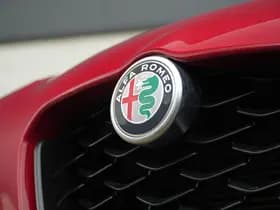 Alfa Romeo Giulia 2.0 Turbo 280 PK Competizione Q4 AWD | Harman | Veloce | 19" thumbnail 17