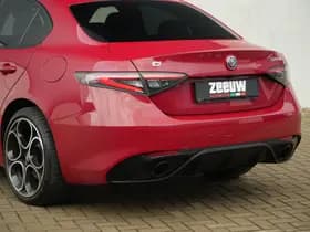 Alfa Romeo Giulia 2.0 Turbo 280 PK Competizione Q4 AWD | Harman | Veloce | 19" thumbnail 20