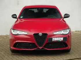 Alfa Romeo Giulia 2.0 Turbo 280 PK Competizione Q4 AWD | Harman | Veloce | 19" thumbnail 6