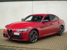Alfa Romeo Giulia 2.0 Turbo 280 PK Competizione Q4 AWD | Harman | Veloce | 19" thumbnail 9