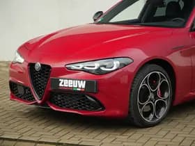Alfa Romeo Giulia 2.0 Turbo 280 PK Competizione Q4 AWD | Harman | Veloce | 19" thumbnail 10