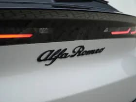 Alfa Romeo Junior 1.2 Turbo 136 PK Ibrida Speciale | Techno | Pano | Direct Leverb thumbnail 11