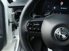 Alfa Romeo Junior 1.2 Turbo Ibrida 145 PK Sport Speciale | Pano | Techno | 18" thumbnail 16