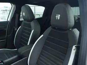 Alfa Romeo Junior 1.2 Turbo Ibrida 145 PK Sport Speciale | Pano | Techno | 18" thumbnail 23