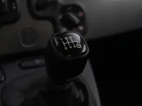 Fiat Panda 1.0 Hybrid 70 PK City Life | Carplay | AIrco | 5zits | Privacy thumbnail 16