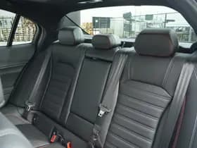 Alfa Romeo Giulia 2.0 Turbo 280 PK Competizione Q4 AWD | Pano | Veloce | 19" thumbnail 14