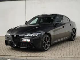 Alfa Romeo Giulia 2.0 Turbo 280 PK Competizione Q4 AWD | Pano | Veloce | 19" thumbnail 7