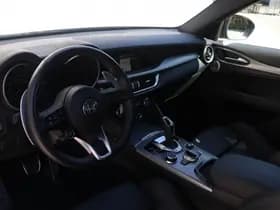 Alfa Romeo Stelvio thumbnail 4