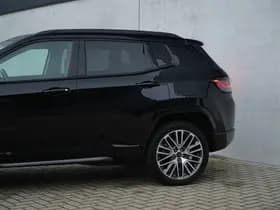 Jeep Compass 4xe 240 PK Hybrid Summit | Leder | Winter | Navi | Premium | 19" thumbnail 8