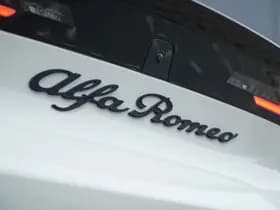 Alfa Romeo Junior 1.2 Turbo 136 PK Ibrida Speciale | Techno | Pano | Direct Leverb thumbnail 16