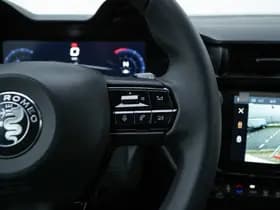 Alfa Romeo Junior 1.2 Turbo 136 PK Ibrida Speciale | Techno | Pano | Direct Leverb thumbnail 23