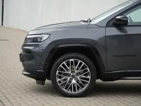 Jeep Compass 4xe 240 PK Hybride Summit | Pano | Premium | LED | Winter | 19" thumbnail 7