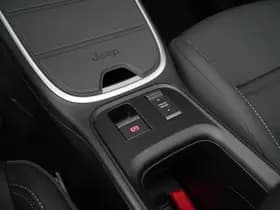 Jeep Avenger 1.2 e-Hybrid Summit | Pano | Leder | Winter | Navi | Trekhaak thumbnail 31