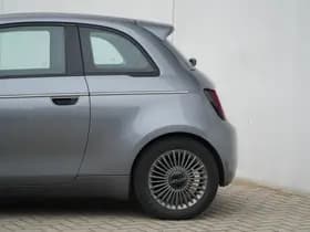 Fiat 500e Icon 42 kWh | Navi | Carplay | Cruise | Winter | PDC | 16" thumbnail 9