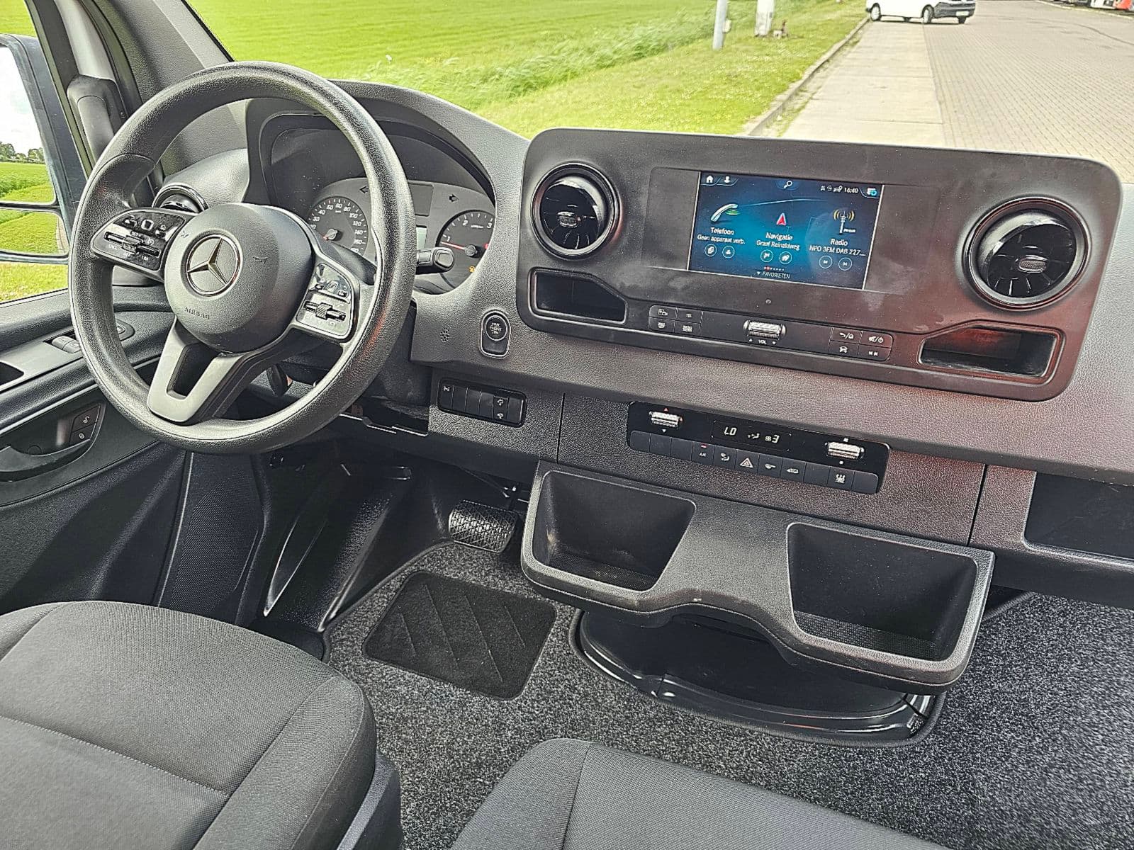 Mercedes-Benz Sprinter thumbnail 7