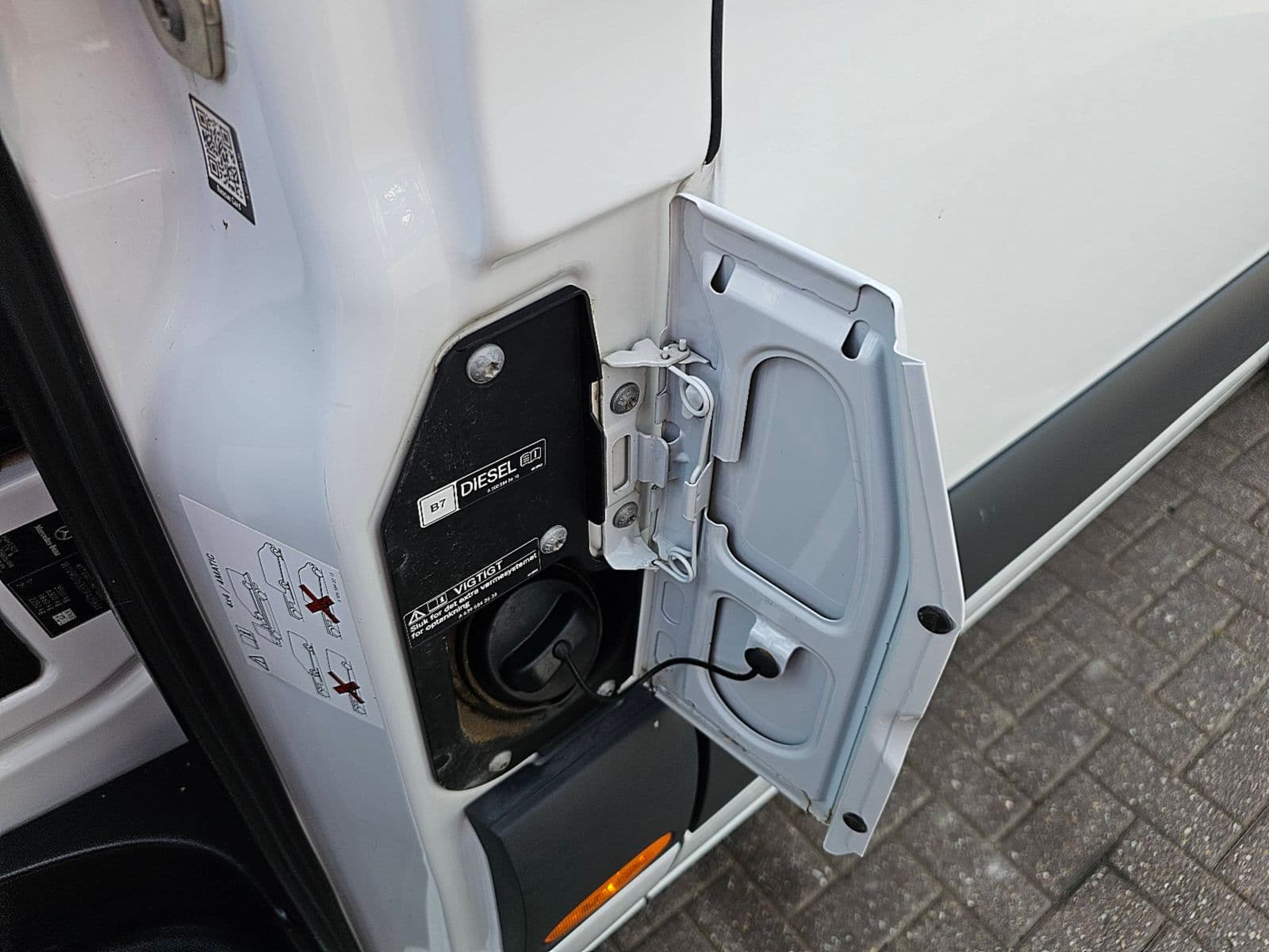 Mercedes-Benz Sprinter thumbnail 16