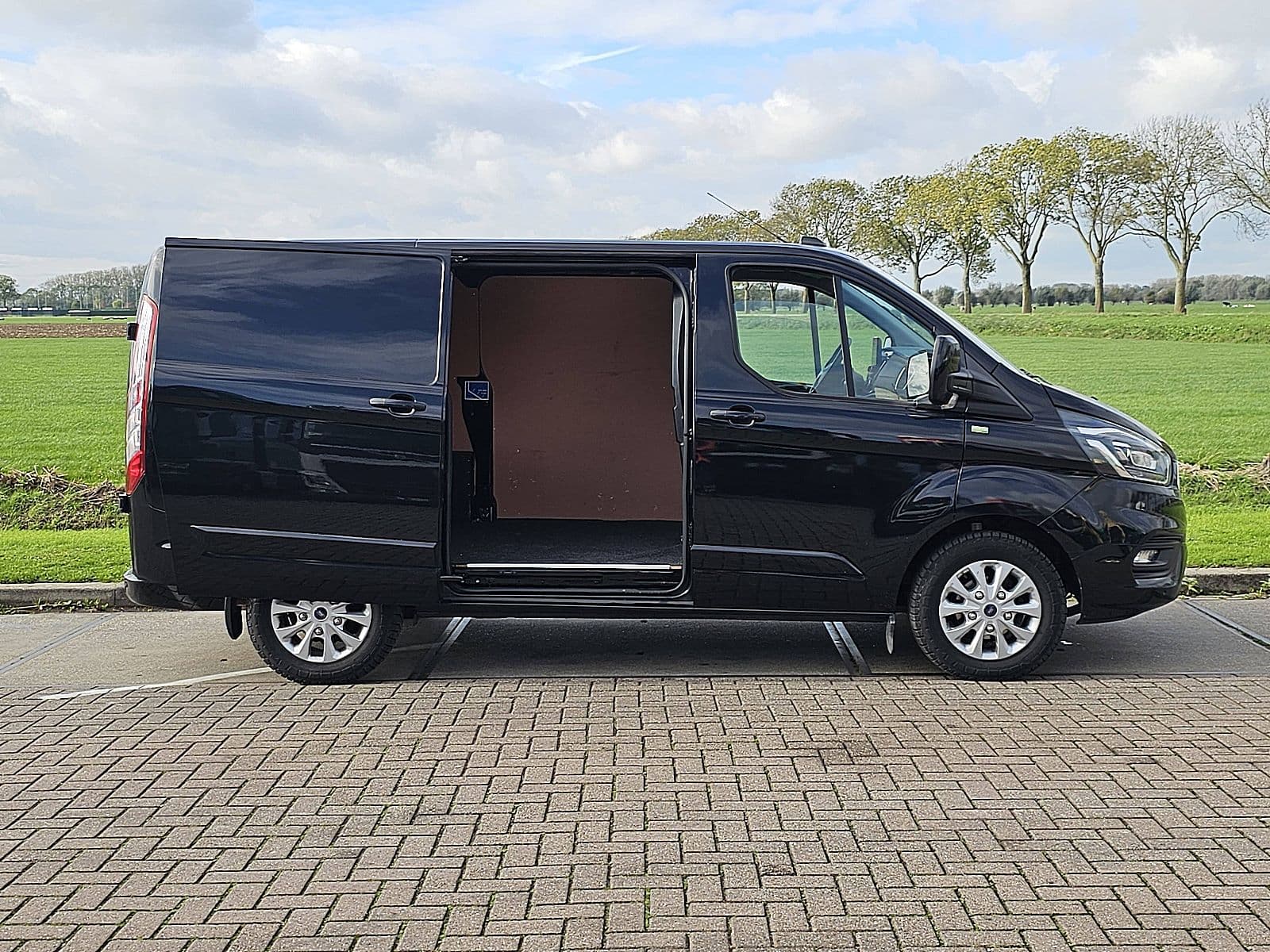 Ford Transit thumbnail 11