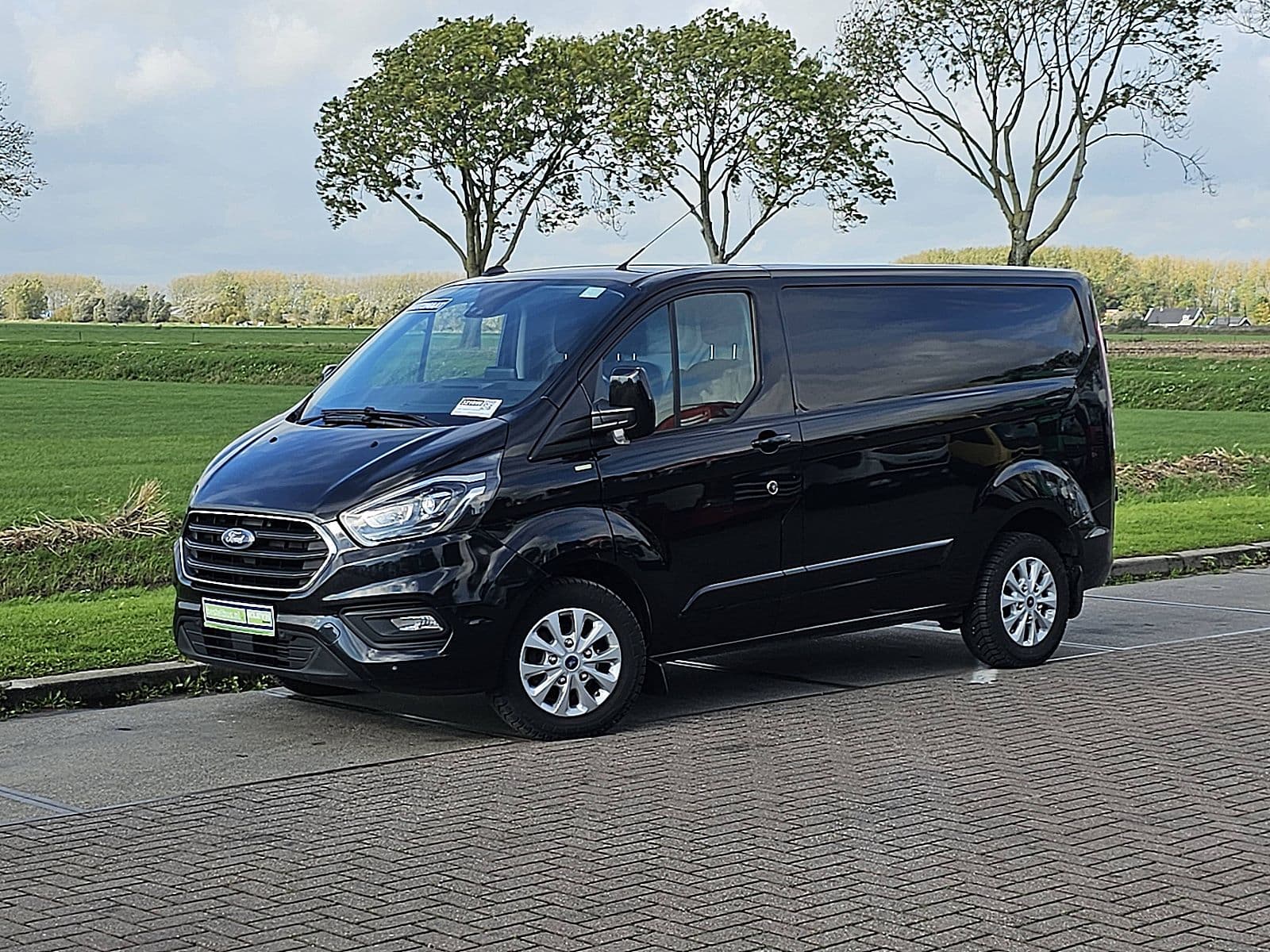 Ford Transit thumbnail 2