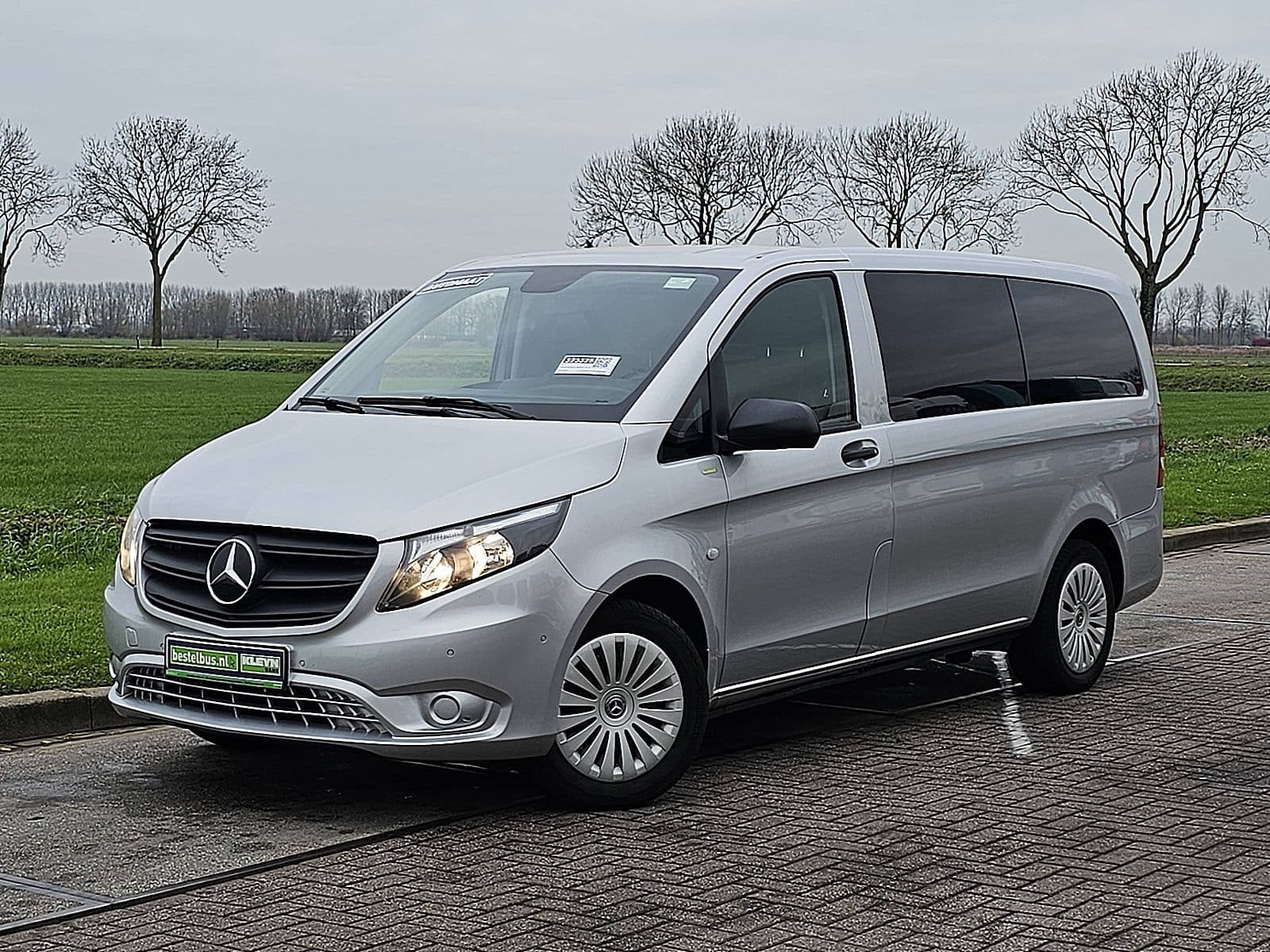 Mercedes-Benz Vito thumbnail 2