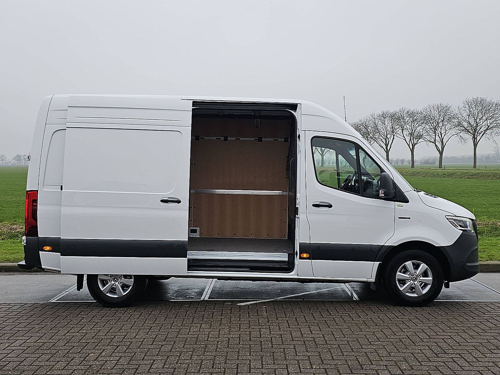 Mercedes-Benz Esprinter thumbnail 16