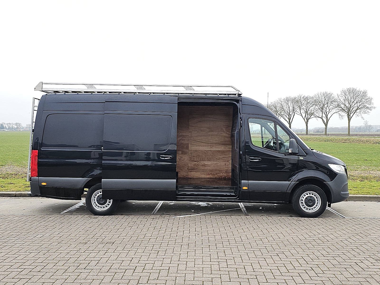 Mercedes-Benz Sprinter thumbnail 14