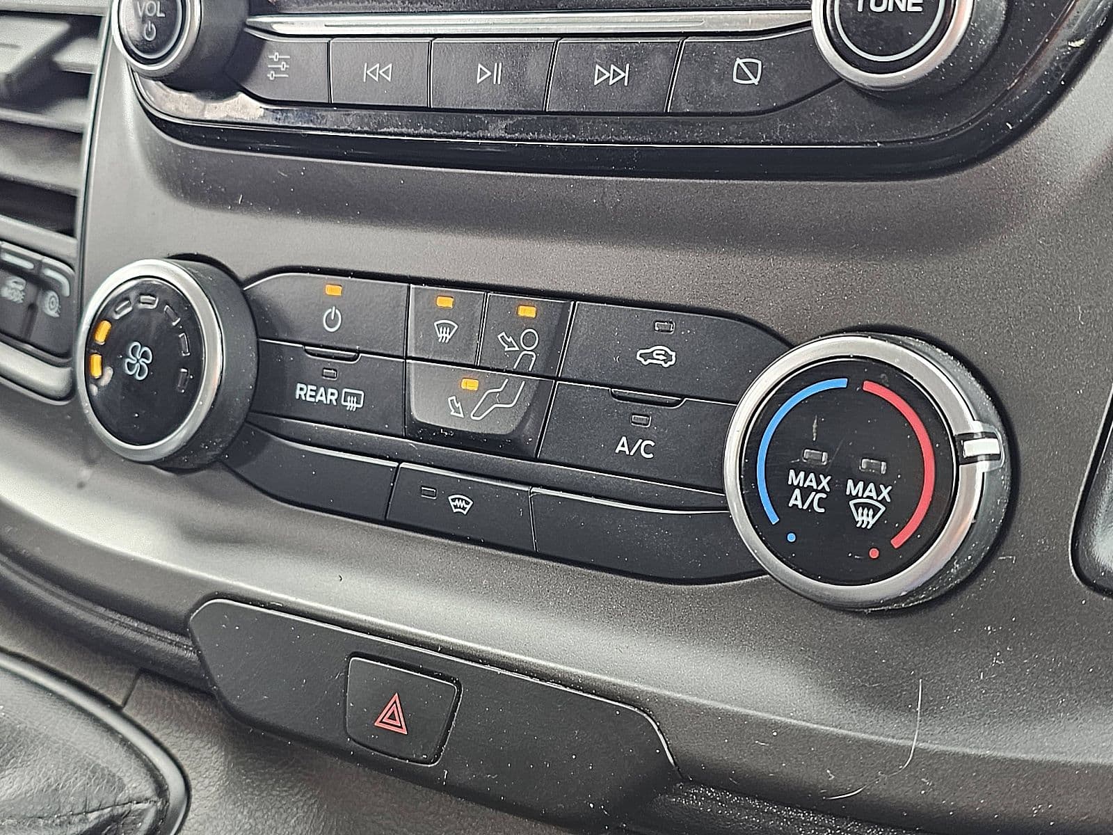 Ford Transit thumbnail 9