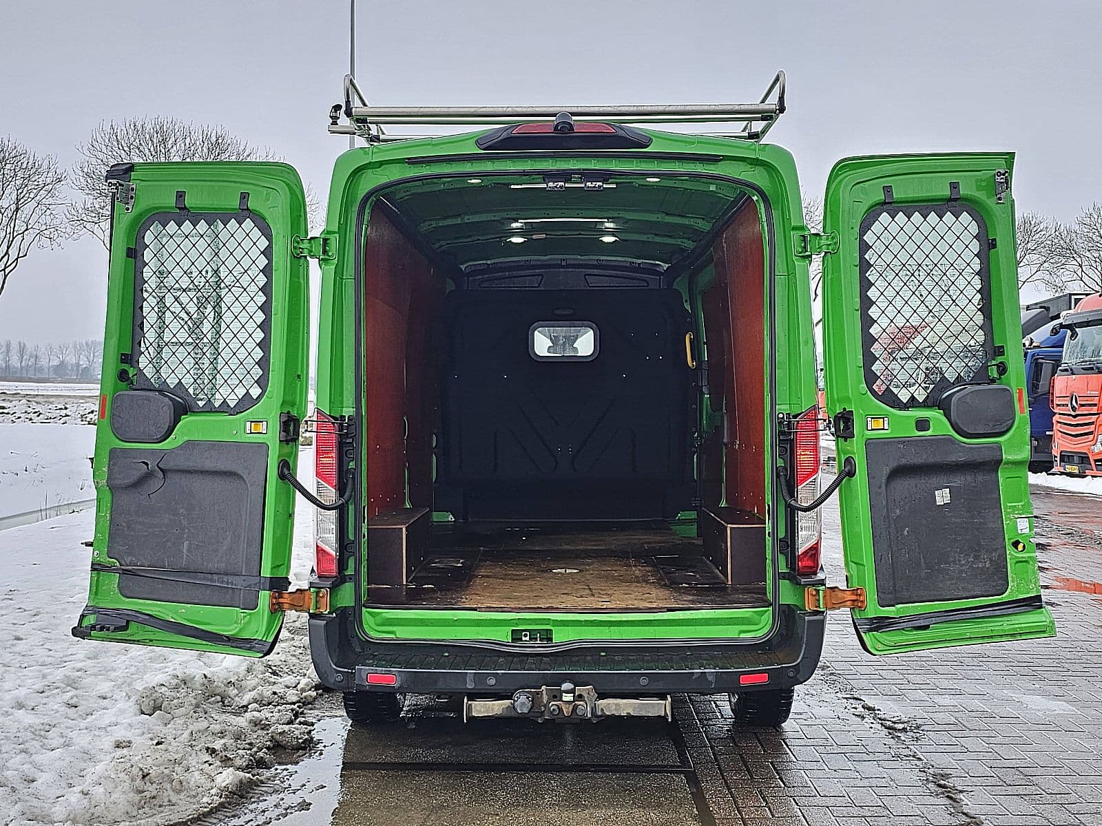 Ford Transit thumbnail 13