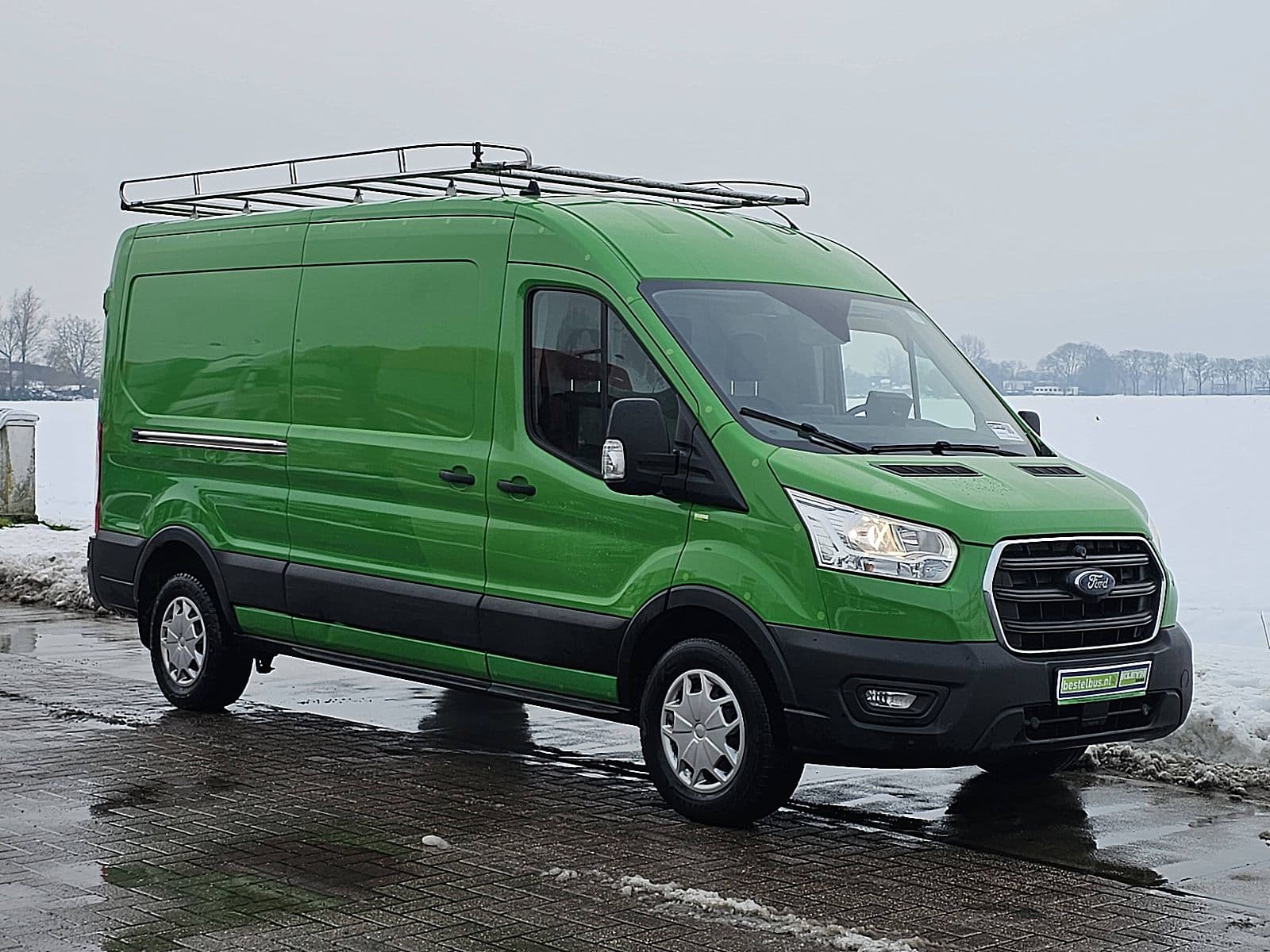 Ford Transit thumbnail 4