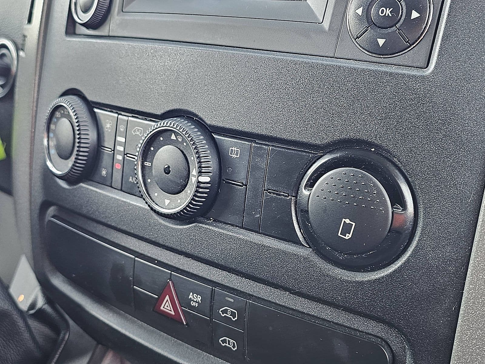 Mercedes-Benz Sprinter thumbnail 10