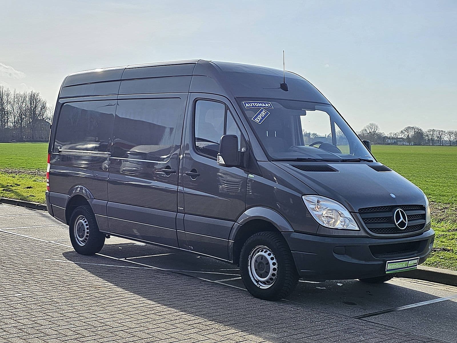 Mercedes-Benz Sprinter thumbnail 4