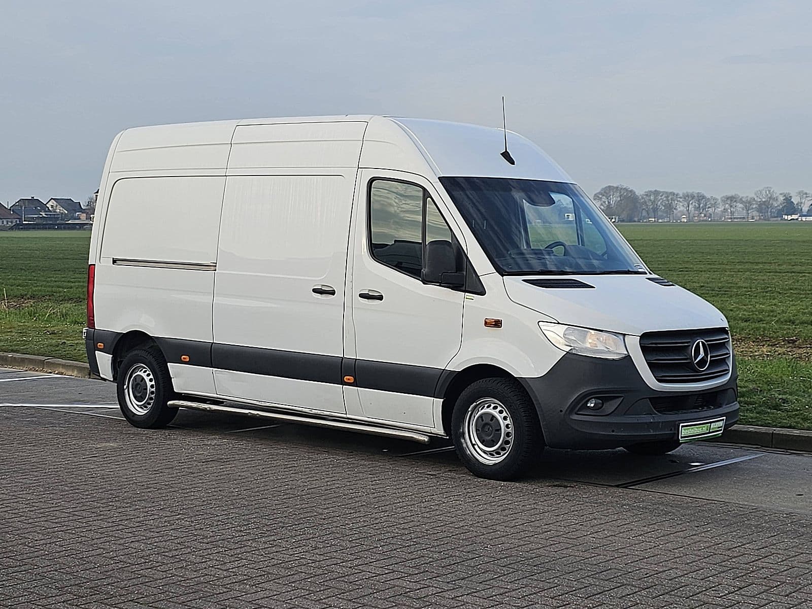 Mercedes-Benz Sprinter thumbnail 4