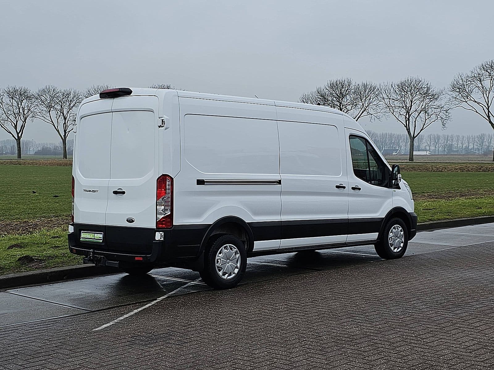 Ford Transit thumbnail 3
