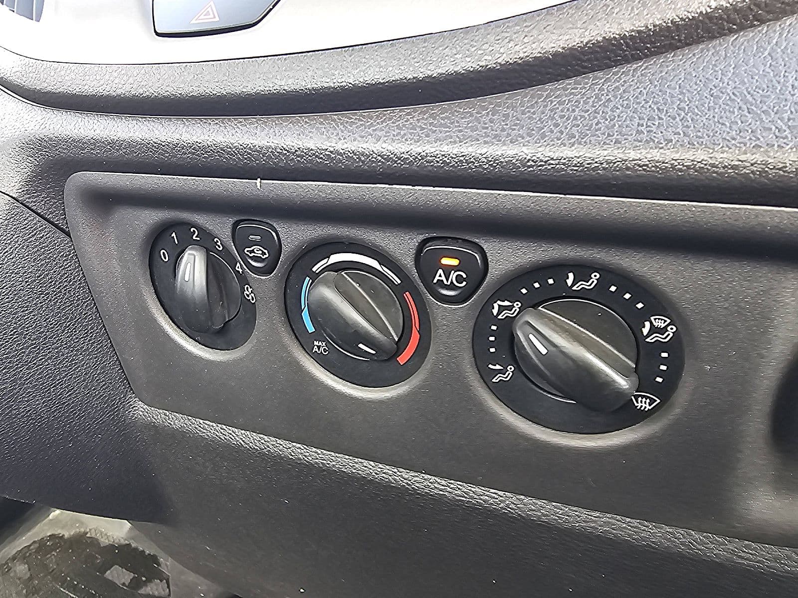 Ford Transit thumbnail 9