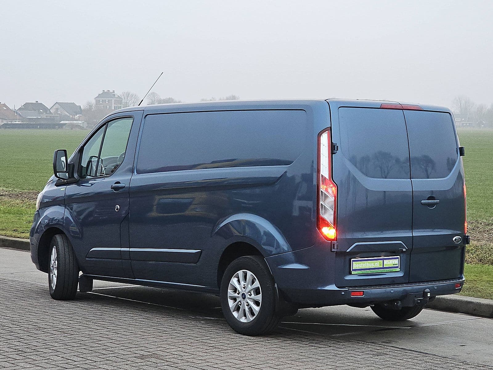 Ford Transit thumbnail 5