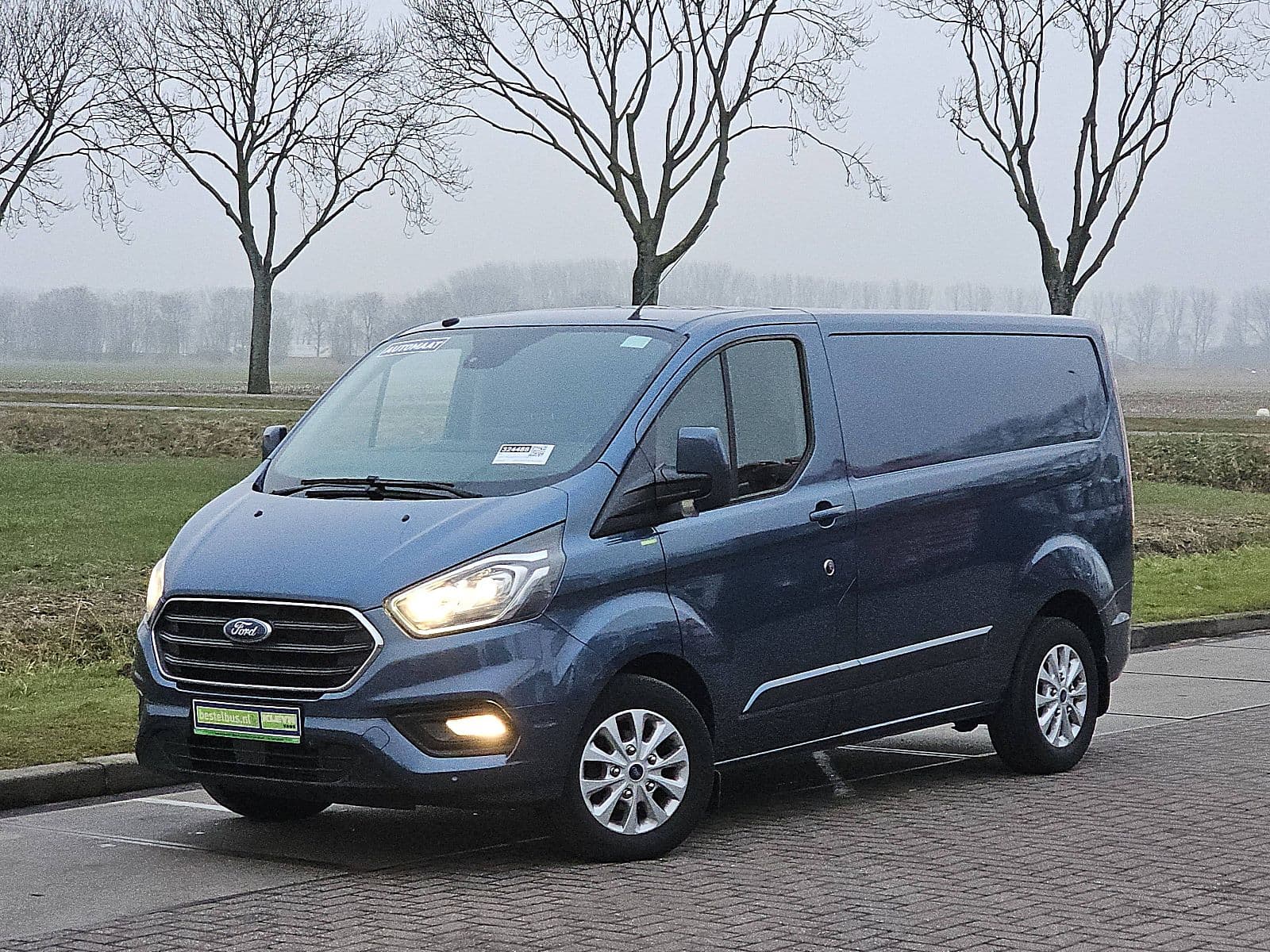 Ford Transit thumbnail 2